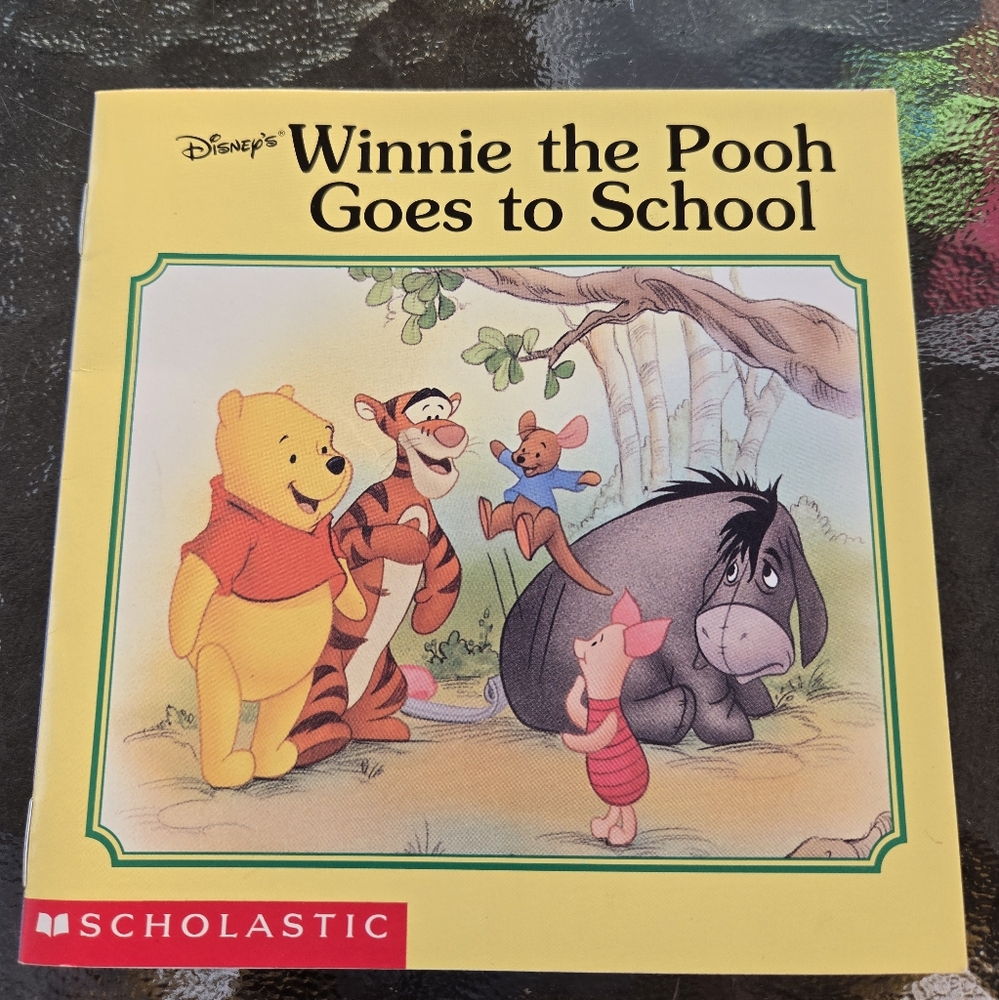 Vintage Y2k 2001 Scholastic Dianey Winnie The Pooh Goes To School Book